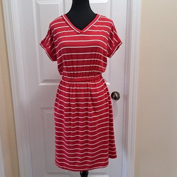 ❤️ New! Yummie Striped Dress Red And White Stripes V-neck XS Short Sleeved Dress - Picture 1 of 13